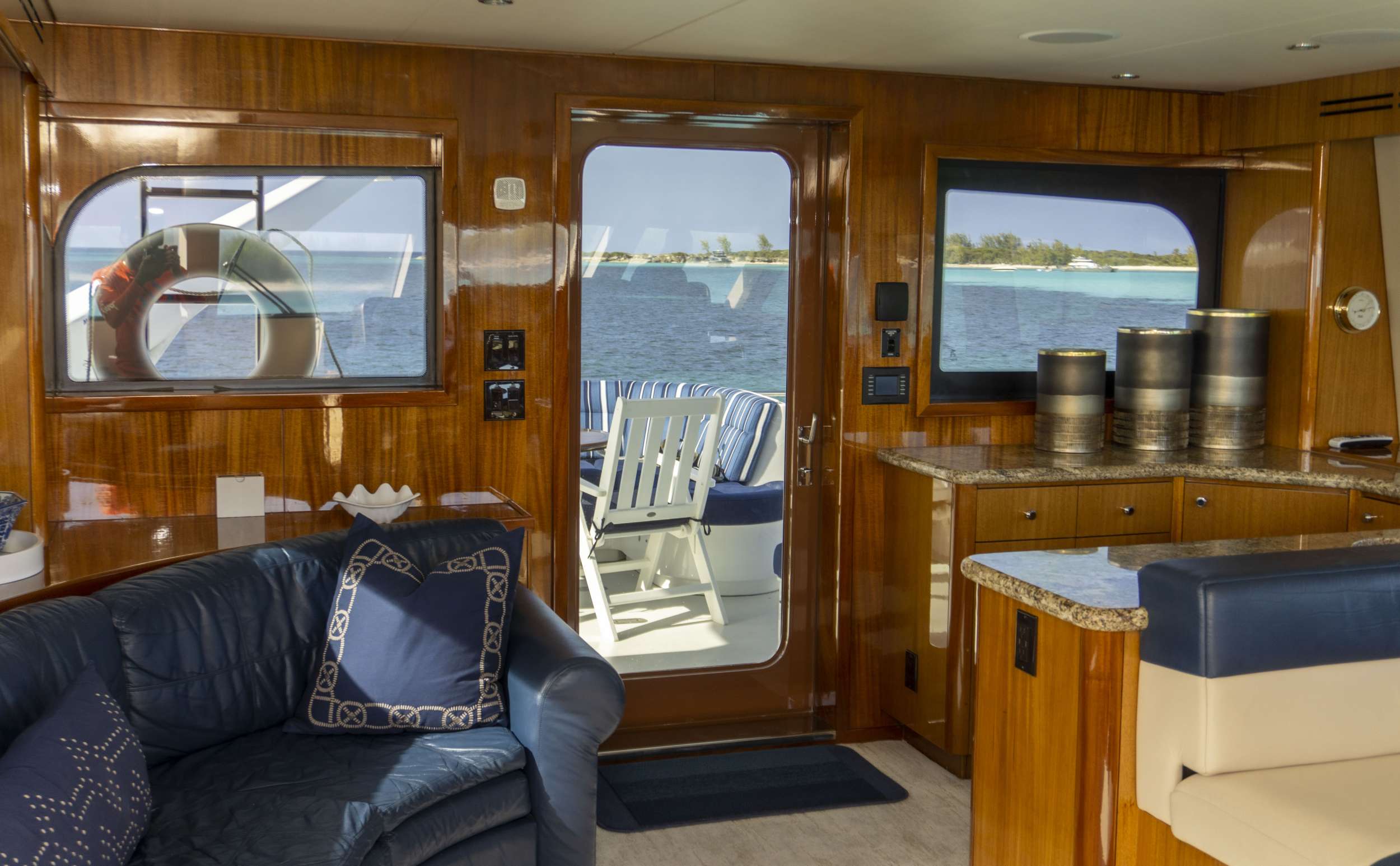 Charter Yacht GAIL FORCE II - Hatteras 80 - 4 Cabins - Nassau - Exumas - Bahamas