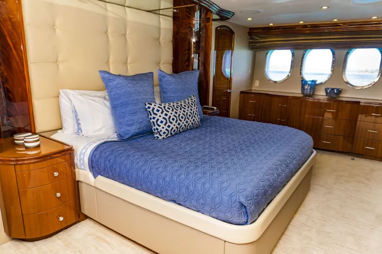 Charter Yacht GAIL FORCE II - Hatteras 80 - 4 Cabins - Nassau - Exumas - Bahamas