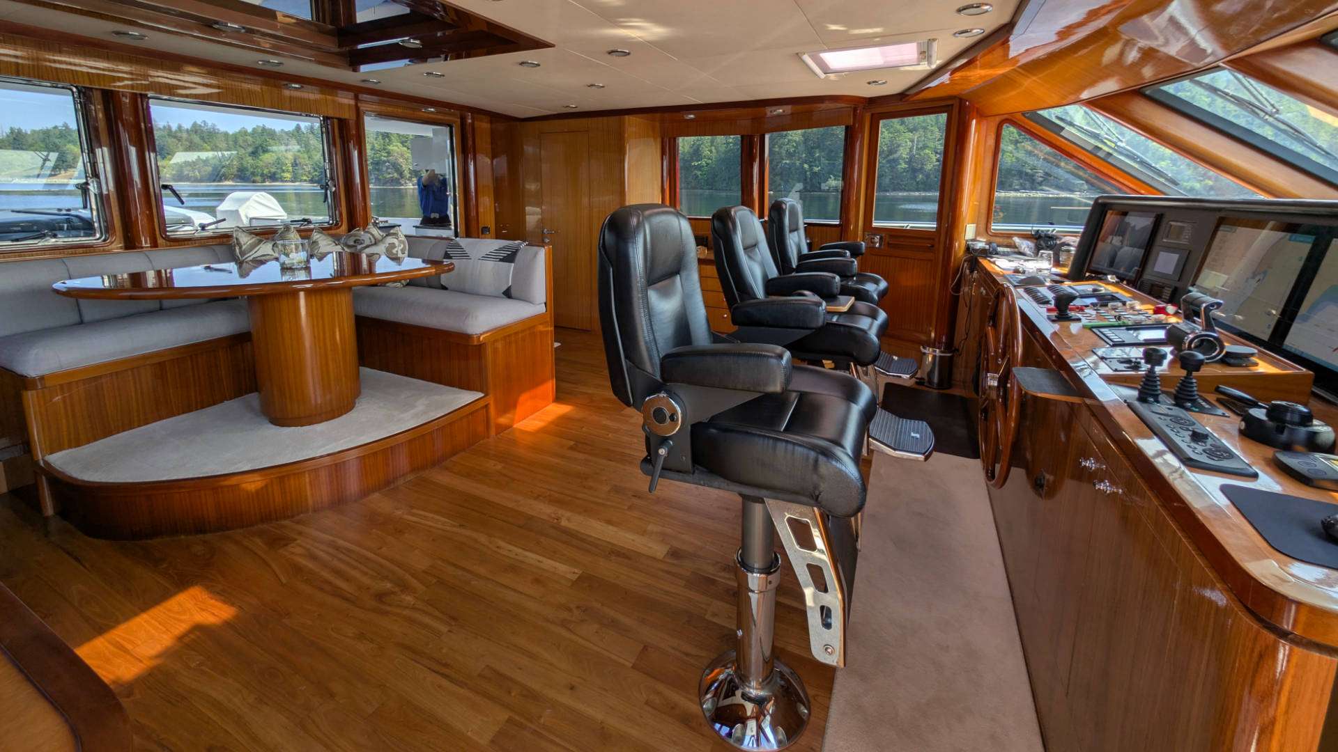 Charter Yacht A GREAT ESCAPE - Ocean Alexander 102 - 4 Cabins - Vancouver - Canada