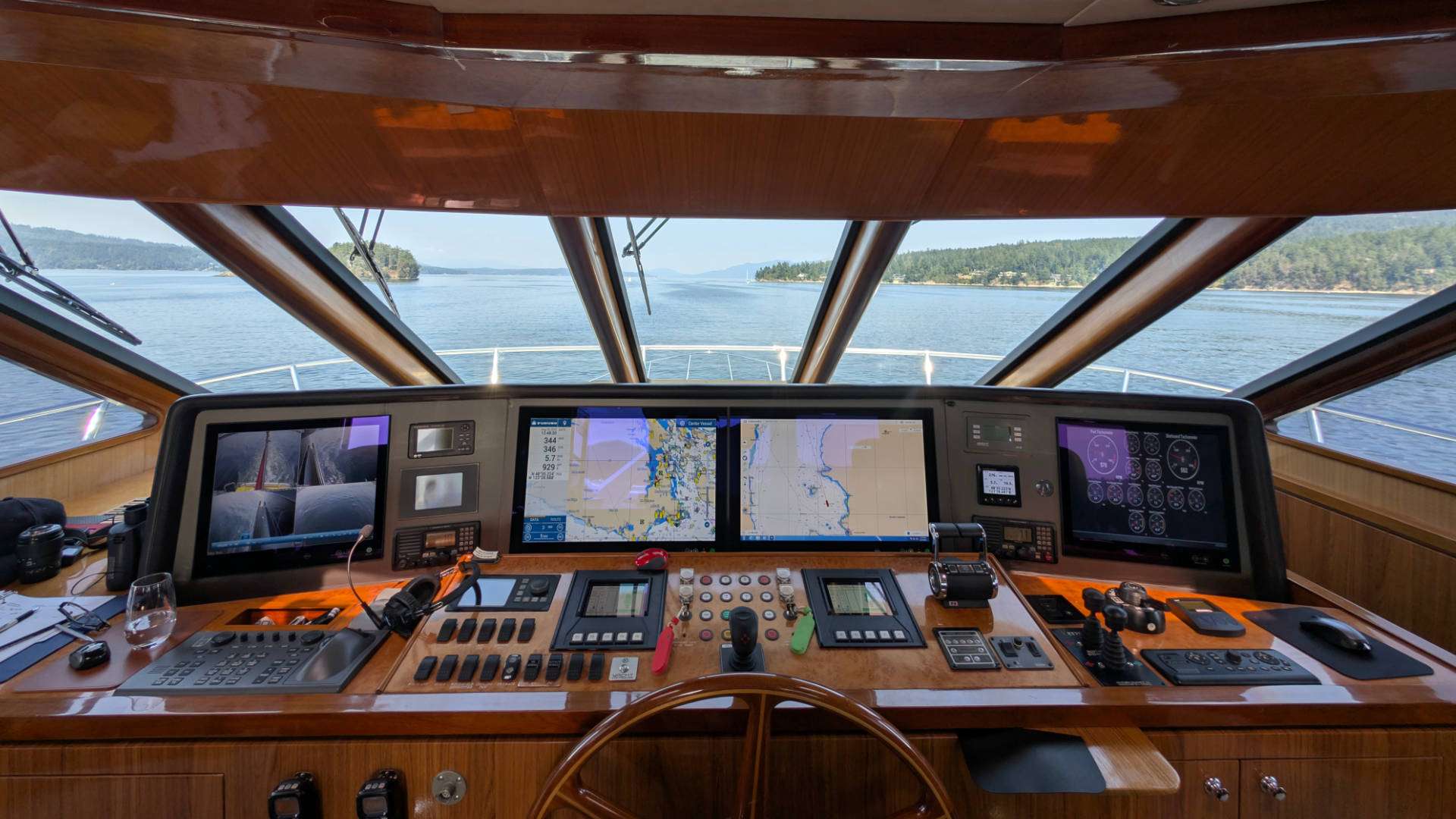 Charter Yacht A GREAT ESCAPE - Ocean Alexander 102 - 4 Cabins - Vancouver - Canada