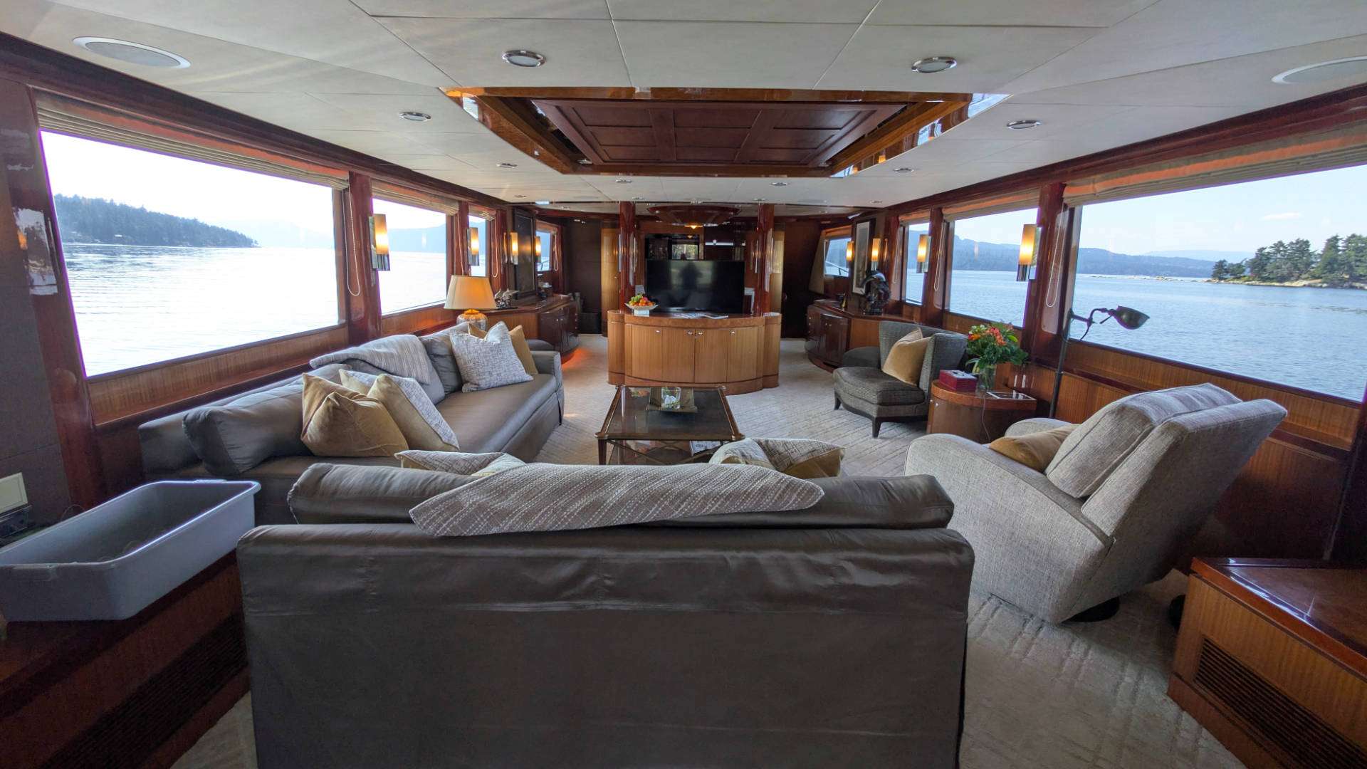 Charter Yacht A GREAT ESCAPE - Ocean Alexander 102 - 4 Cabins - Vancouver - Canada
