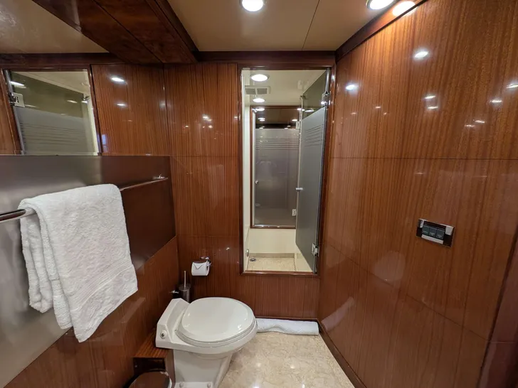 A GREAT ESCAPE Ocean Alexander 102 - master cabin bathroom A GREAT ESCAPE Ocean Alexander 102 - master cabin bathroom
