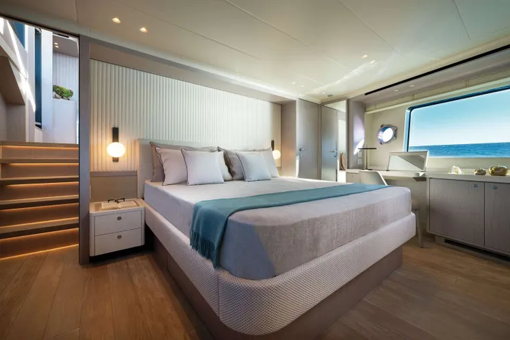 Charter Yacht AZUR - Absolute Navetta 75 - 4 Cabins - Mandelieu La Napoule - Cannes - St Tropez - Monaco - The French Riviera