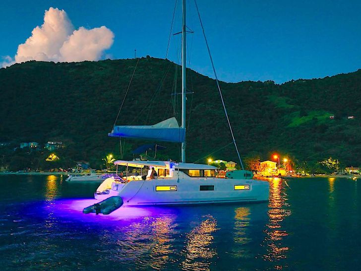 KERRY LEE Lagoon 46 - anchored at night KERRY LEE Lagoon 46 - anchored at night