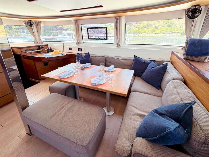 KERRY LEE Lagoon 46 - saloon KERRY LEE Lagoon 46 - saloon