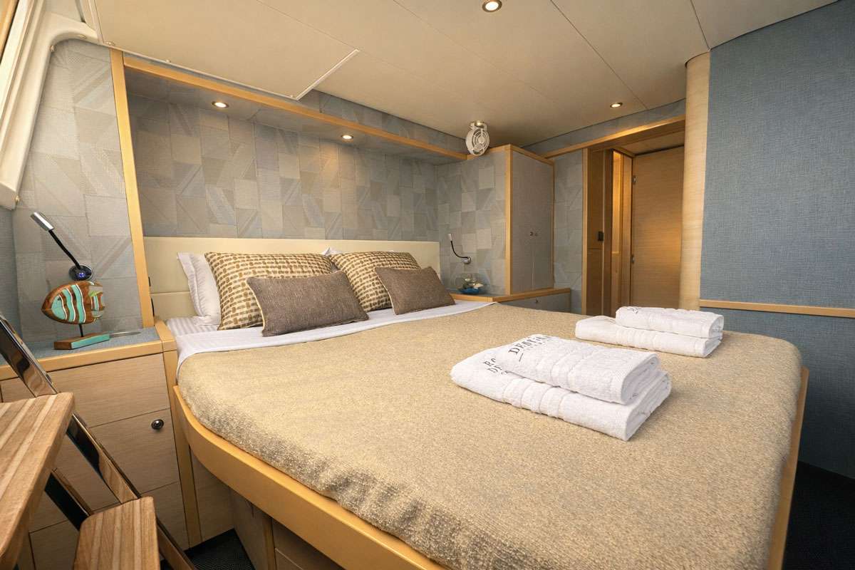 Charter Yacht ROYAL DESTINY - Lagoon 620 - 6 Cabins - Athens - Mykonos - Paros - Cyclades - Greece