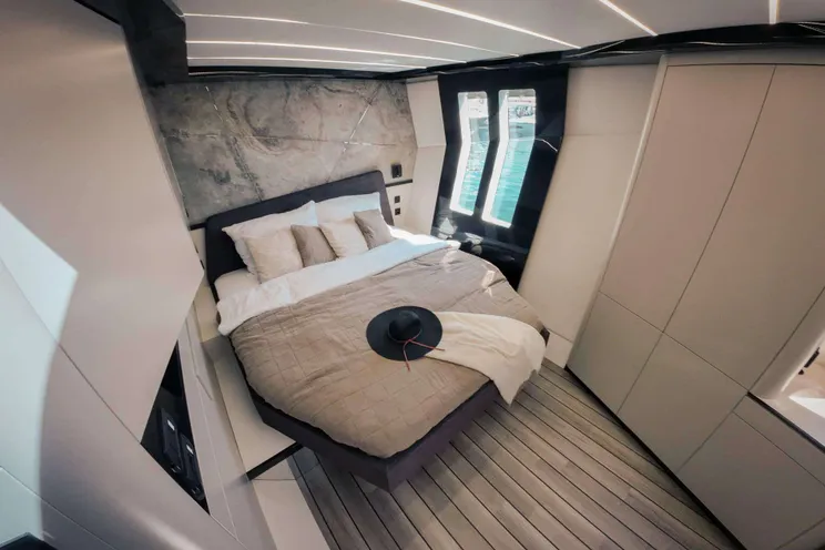 Charter Yacht SUMMER - Wave 60 - 3 Cabins - Olbia - Porto Cervo - La Maddalena - Sardinia - Italy