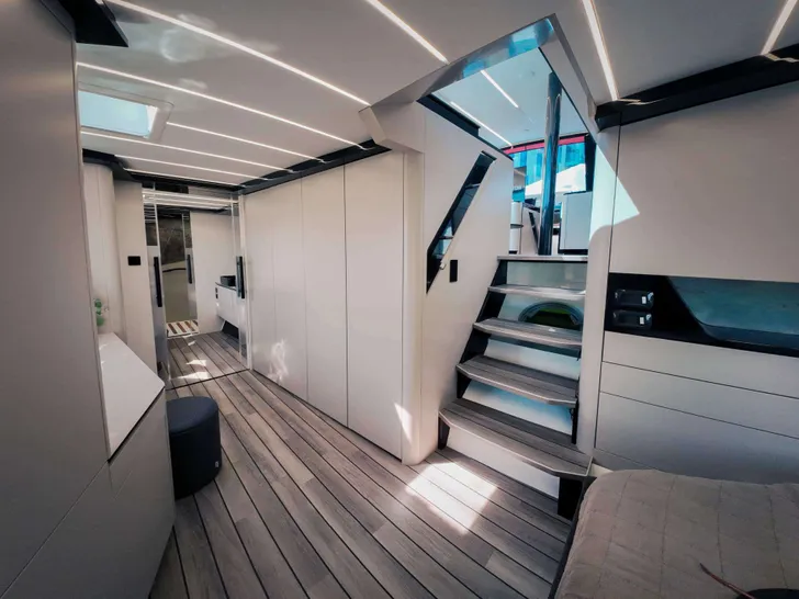 SUMMER Wave 60 - master cabin walkway SUMMER Wave 60 - master cabin walkway