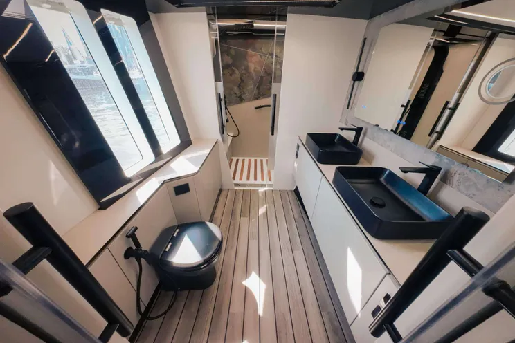 Charter Yacht SUMMER - Wave 60 - 3 Cabins - Olbia - Porto Cervo - La Maddalena - Sardinia - Italy