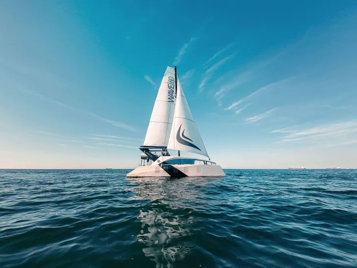 SUMMER Wave 60 - sailing SUMMER Wave 60 - sailing