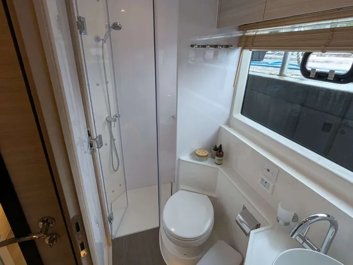 TREASURED C’s Aquila 50 - VIP cabin 1 bathroom TREASURED C’s Aquila 50 - VIP cabin 1 bathroom