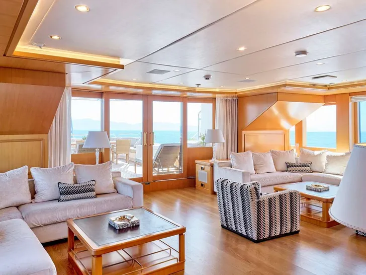 OASIS ISA 47m - main saloon OASIS ISA 47m - main saloon