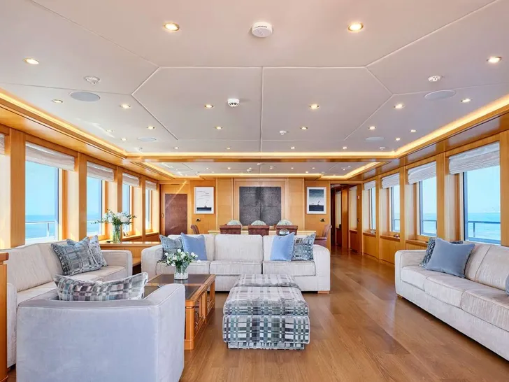 OASIS ISA 47m - sky lounge OASIS ISA 47m - sky lounge