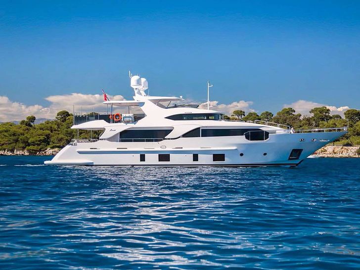 GALA I Benetti Delfino 93 - anchored GALA I Benetti Delfino 93 - anchored