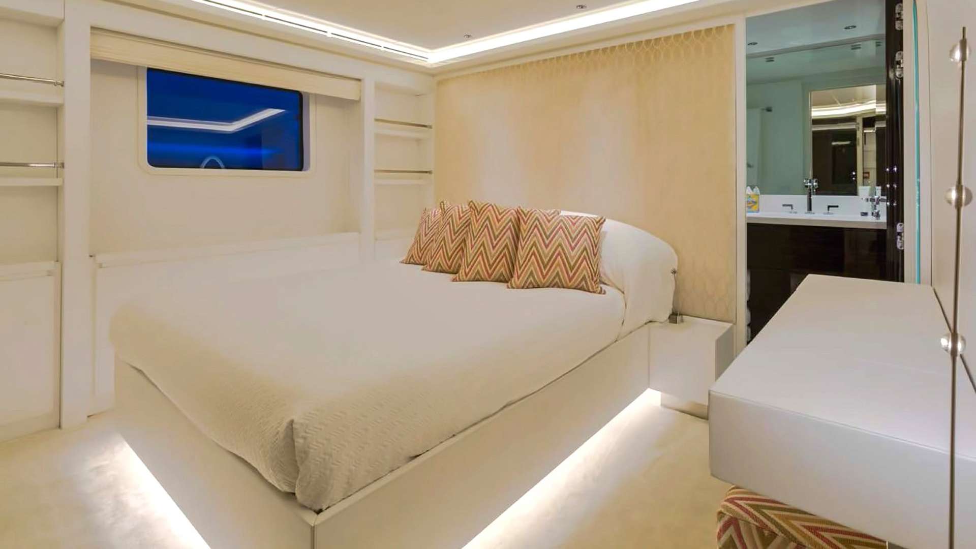 Charter Yacht GALA I - Benetti Delfino 93 - 5 Cabins - Athens - Mykonos - Paros - Cyclades - Greece