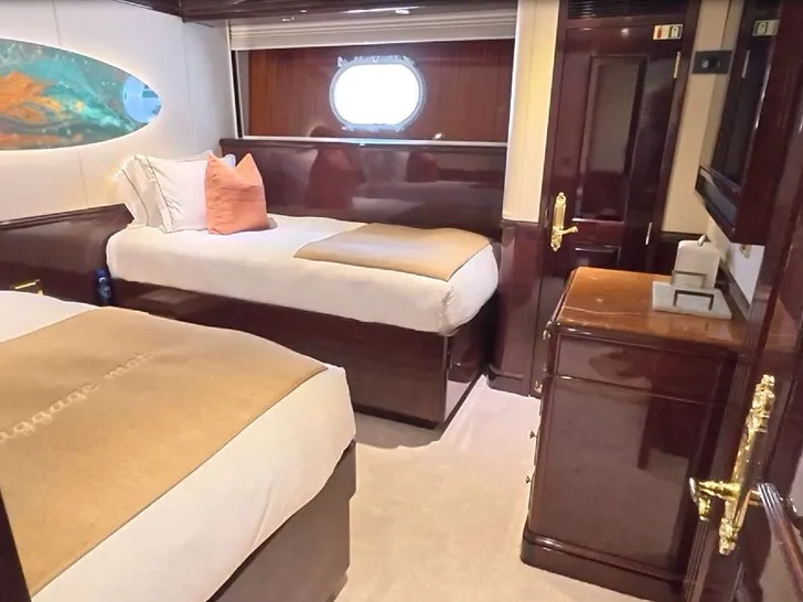 KEFI Cristensen 150 - twin cabin KEFI Cristensen 150 - twin cabin