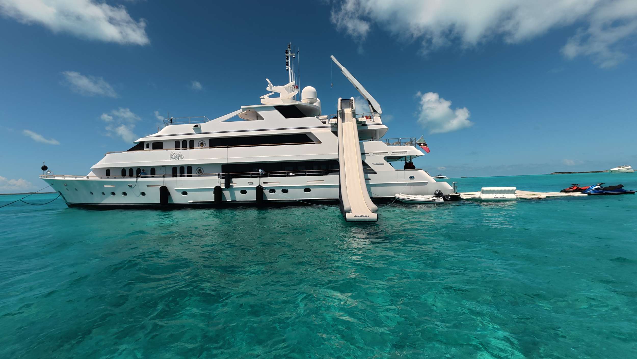 KEFI Cristensen 150 - with the water slide set up