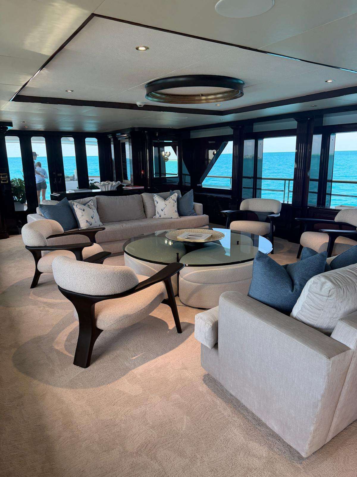 KEFI Cristensen 150 - main saloon lounge