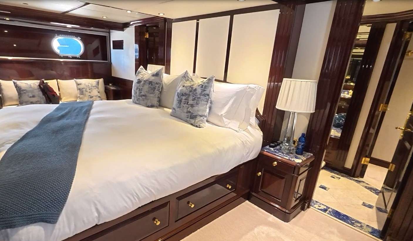 KEFI Cristensen 150 - VIP cabin 1
