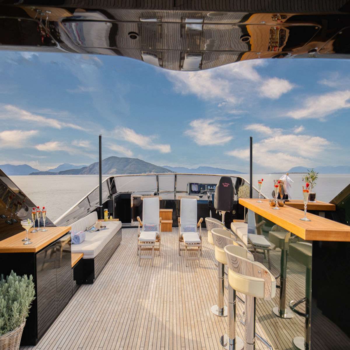 CAN'T REMEMBER Tecnomar 35m - sundeck bar