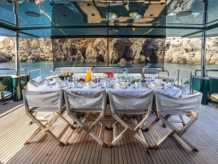 CAN'T REMEMBER - aft deck alfresco dining area CAN'T REMEMBER - aft deck alfresco dining area