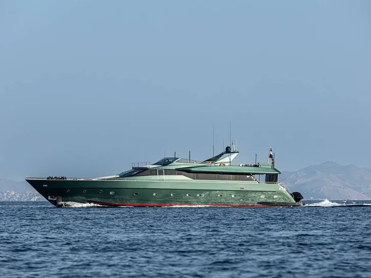 CAN'T REMEMBER - cruising side profile CAN'T REMEMBER - cruising side profile