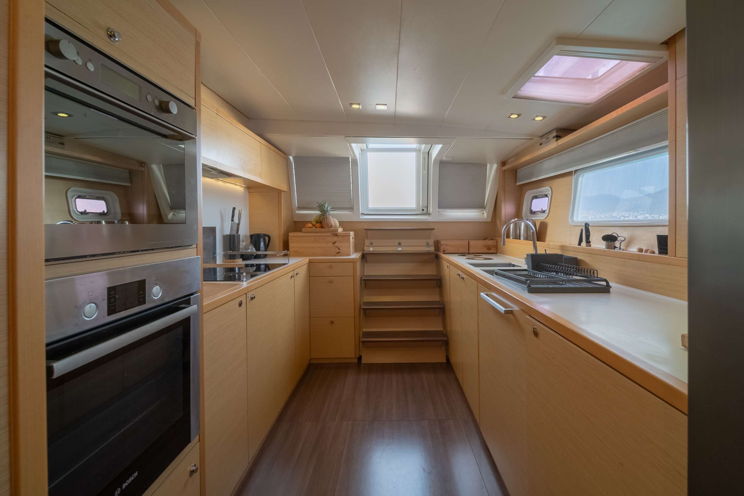 MY OFFICE Lagoon 62 - galley