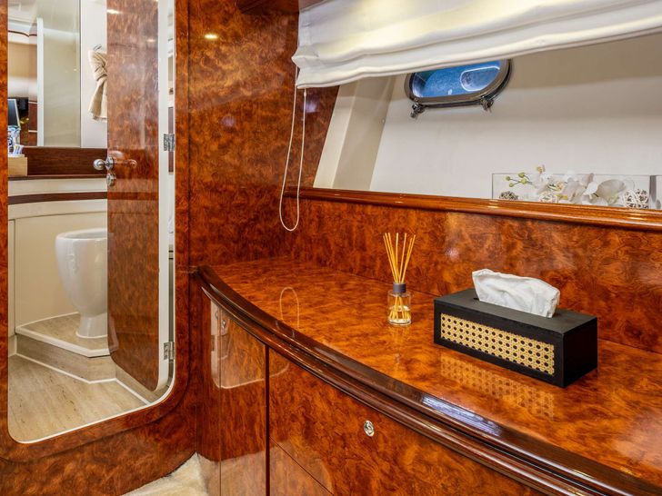 LADY LONA Amer 86 - VIP cabin bathroom LADY LONA Amer 86 - VIP cabin bathroom