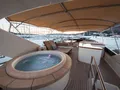 LADY LONA Amer 86 - flybridge jacuzzi LADY LONA Amer 86 - flybridge jacuzzi