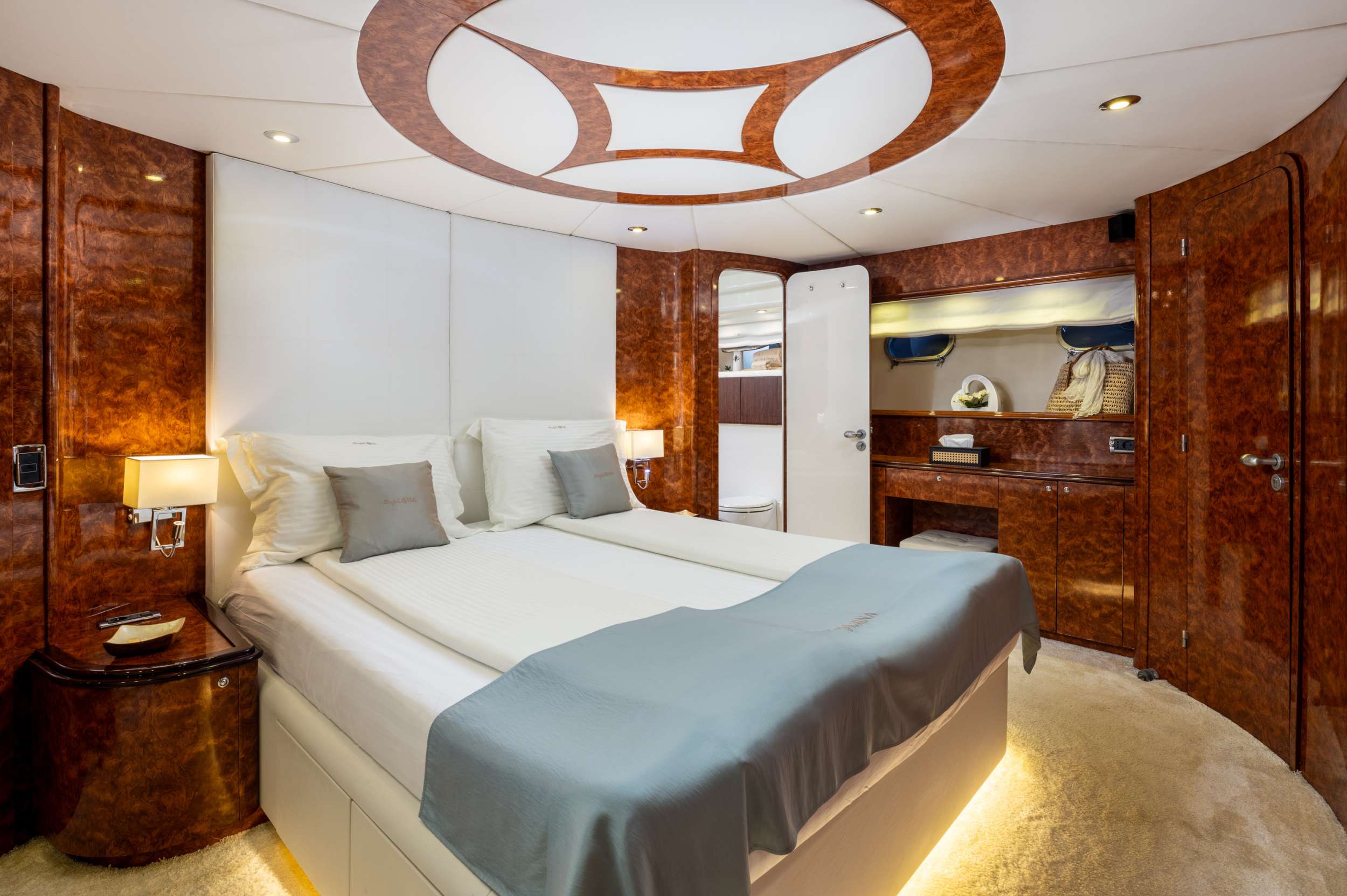 Charter Yacht LADY LONA - Amer 86 - 4 Cabins - Split - Dubrovnik - Hvar - Croatia
