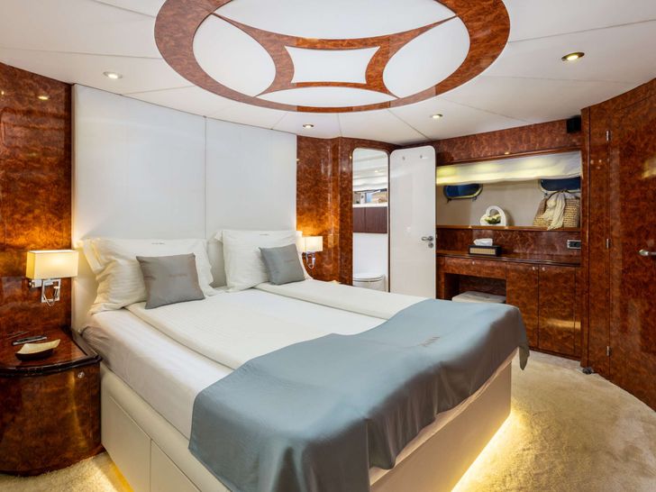 LADY LONA Amer 86 - master cabin LADY LONA Amer 86 - master cabin