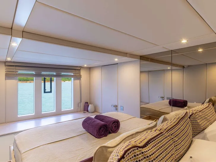 ORCA Sunreef Supreme 68 Power - VIP cabin 1 bed and window ORCA Sunreef Supreme 68 Power - VIP cabin 1 bed and window