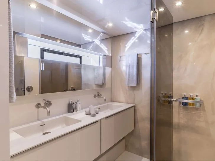 ORCA Sunreef Supreme 68 Power - master cabin bathroom ORCA Sunreef Supreme 68 Power - master cabin bathroom