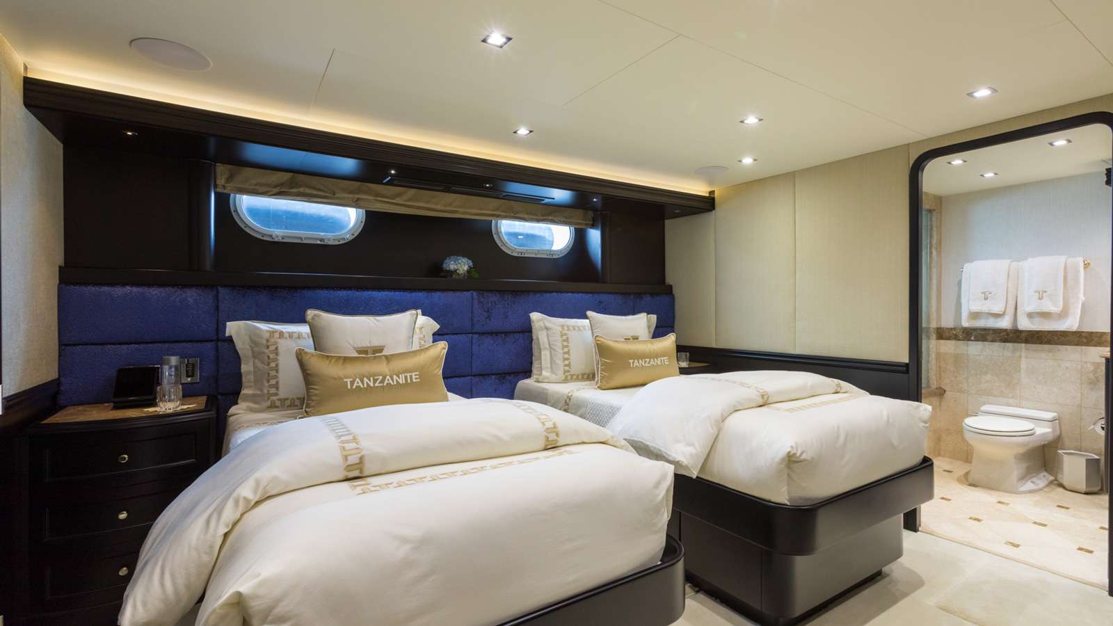 Charter Yacht TANZANITE - Westship 145 - 5 Cabins - Nassau - Exumas - Bahamas