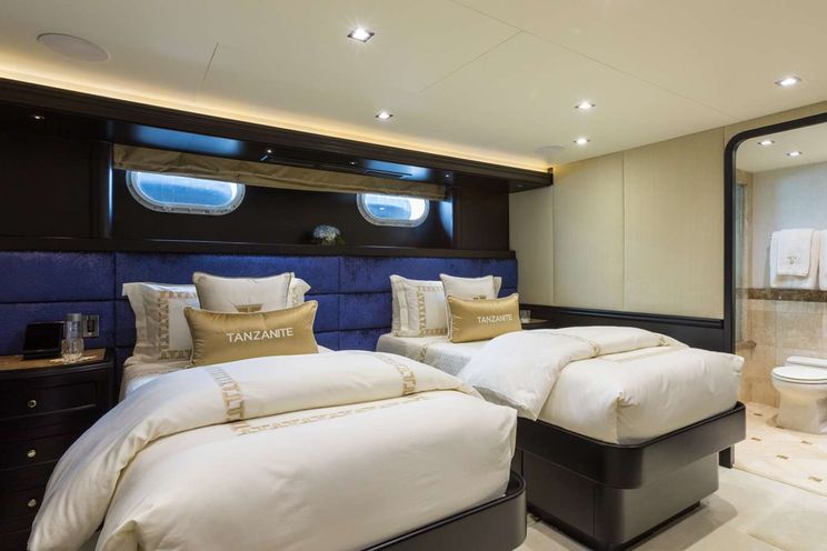 Charter Yacht TANZANITE - Westship 145 - 5 Cabins - Nassau - Exumas - Bahamas