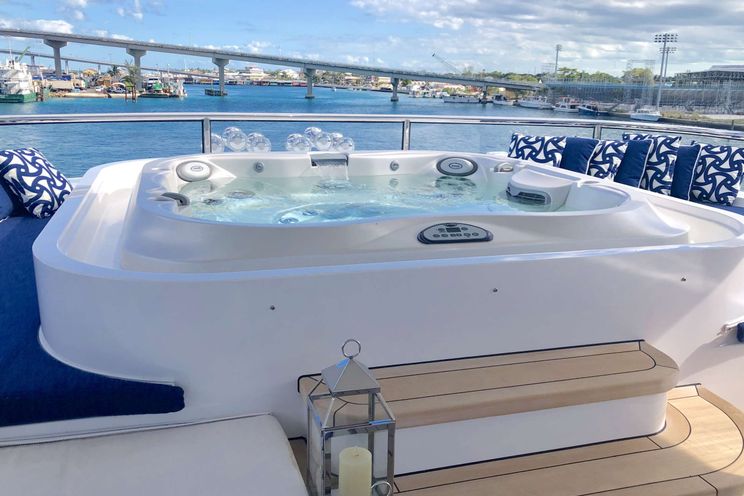 Charter Yacht TANZANITE - Westship 145 - 5 Cabins - Nassau - Exumas - Bahamas