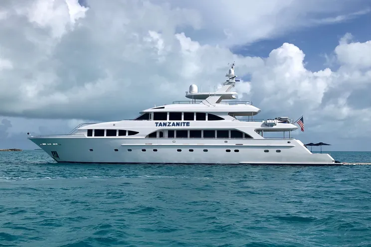 Charter Yacht TANZANITE - Westship 145 - 5 Cabins - Nassau - Exumas - Bahamas