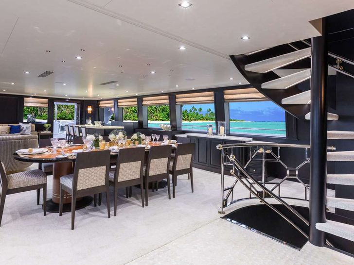 TANZANITE Westship 145 - main dining area TANZANITE Westship 145 - main dining area