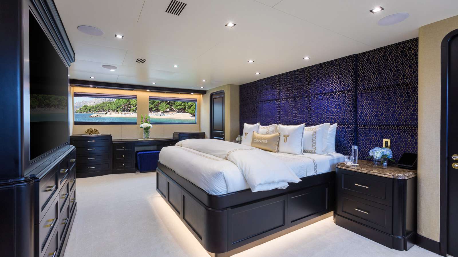 Charter Yacht TANZANITE - Westship 145 - 5 Cabins - Nassau - Exumas - Bahamas