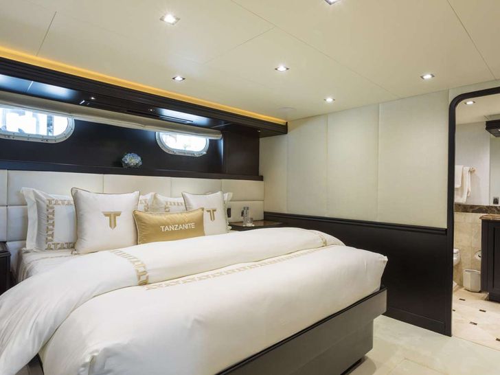 TANZANITE Westship 145 - VIP cabin 1 TANZANITE Westship 145 - VIP cabin 1