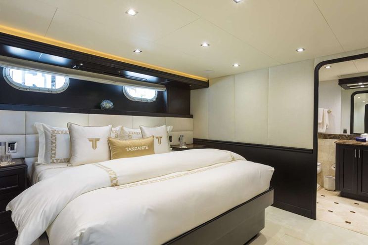 Charter Yacht TANZANITE - Westship 145 - 5 Cabins - Nassau - Exumas - Bahamas