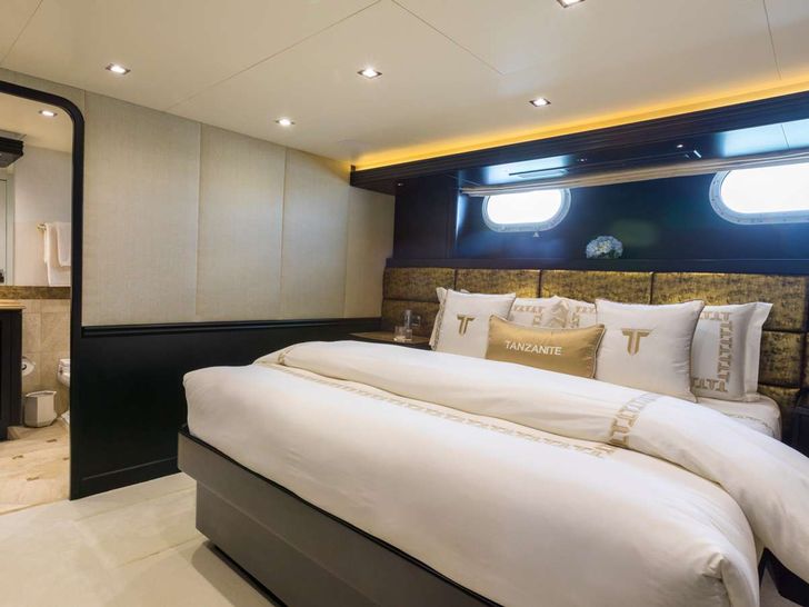 TANZANITE Westship 145 - VIP cabin 2 TANZANITE Westship 145 - VIP cabin 2