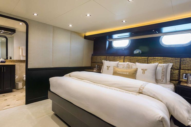 Charter Yacht TANZANITE - Westship 145 - 5 Cabins - Nassau - Exumas - Bahamas