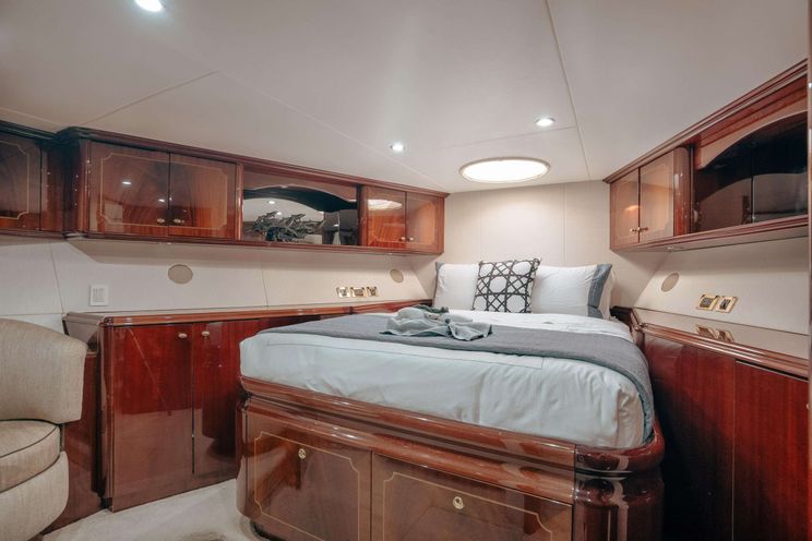 Charter Yacht LADY KRISTINA - Lazzara 112 - 5 Cabins - Nassau - Exumas - Bahamas