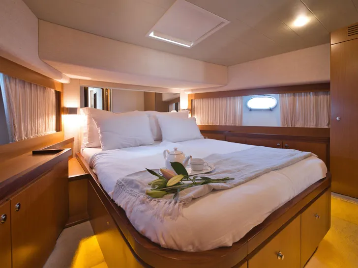 DOMINIQUE Ferretti 681 - VIP cabin 1 DOMINIQUE Ferretti 681 - VIP cabin 1