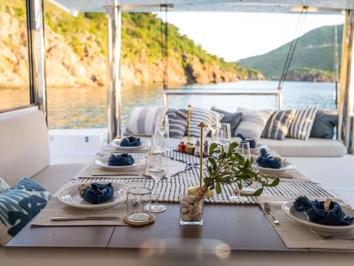 ISLAND STANDARD TIME Bali 4.8 - dining set up ISLAND STANDARD TIME Bali 4.8 - dining set up