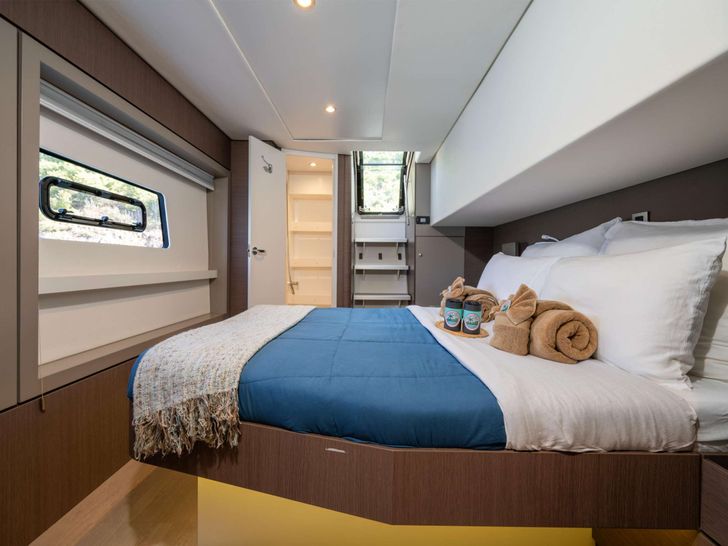 ISLAND STANDARD TIME Bali 4.8 - cabin 1 ISLAND STANDARD TIME Bali 4.8 - cabin 1