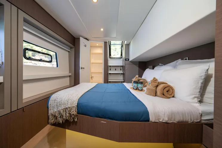 Charter Yacht ISLAND STANDARD TIME - Bali 4.8 - 4 Cabins - Tortola - Virgin Gorda - Anegada - British Virgin Islands - Caribbean