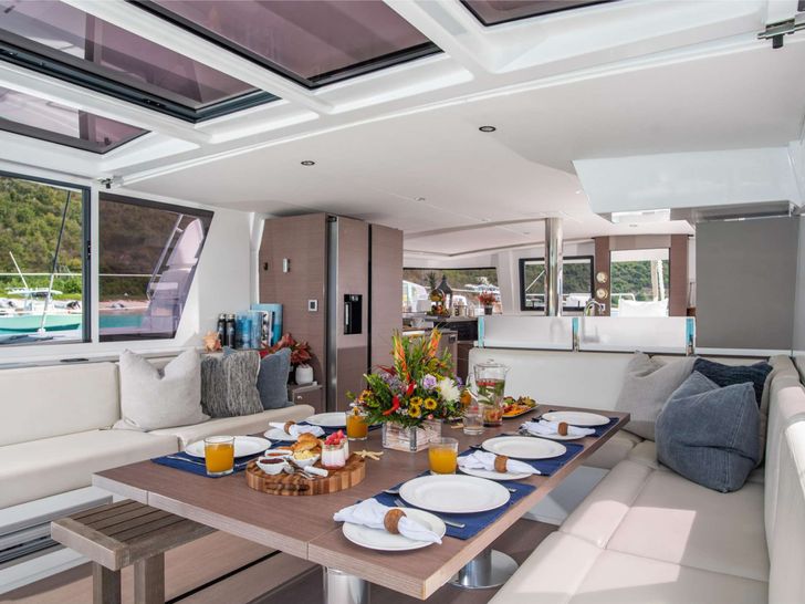 BELLE VIE Bali 4.8 - saloon dining BELLE VIE Bali 4.8 - saloon dining