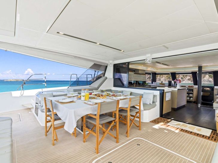 ADEONA Fountaine Pajot Alegria 67 - aft deck alfresco dining area ADEONA Fountaine Pajot Alegria 67 - aft deck alfresco dining area